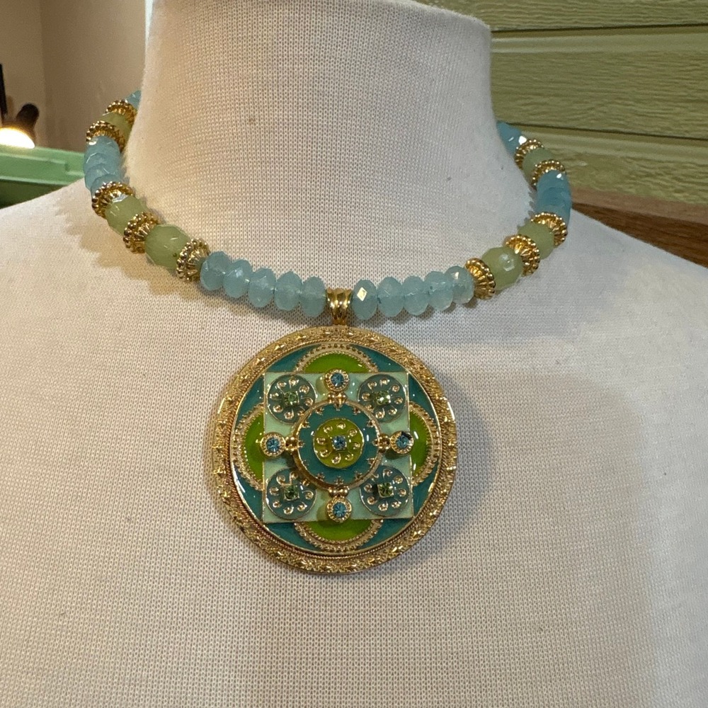 Green Teal Enamel Medallion Memory Wire Beaded Statement Necklace Gold Tone